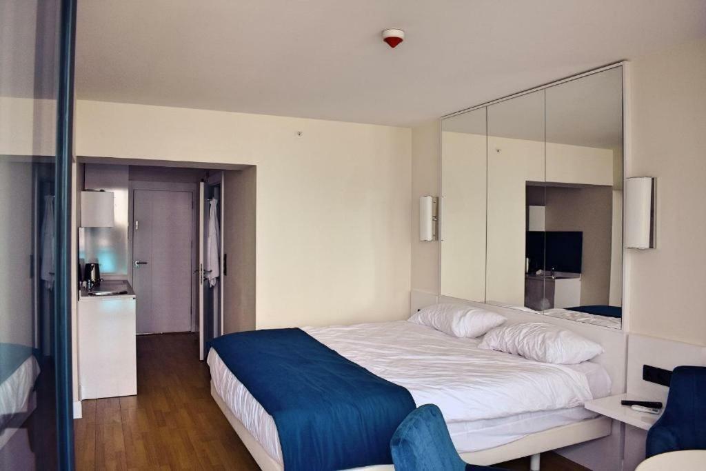 Deluxe Hotel Room In The Heart Of Batumi Orbi City A Block מראה חיצוני תמונה